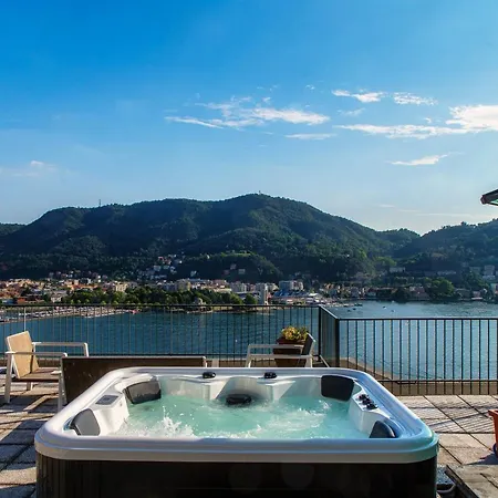 Unbelievable View - The House Of Travelers Daire *