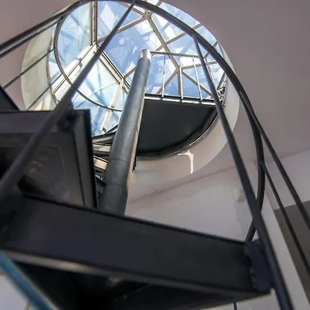 Unbelievable View - The House Of Travelers